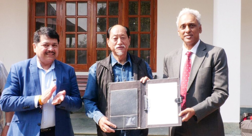 Nagaland CM, Neiphiu Rio and SIDBI CMD, Sivasubramanian Ramann after the signing of the 4 MoUs at the former’s residence in Sovima, Chümoukedima, on February 13.